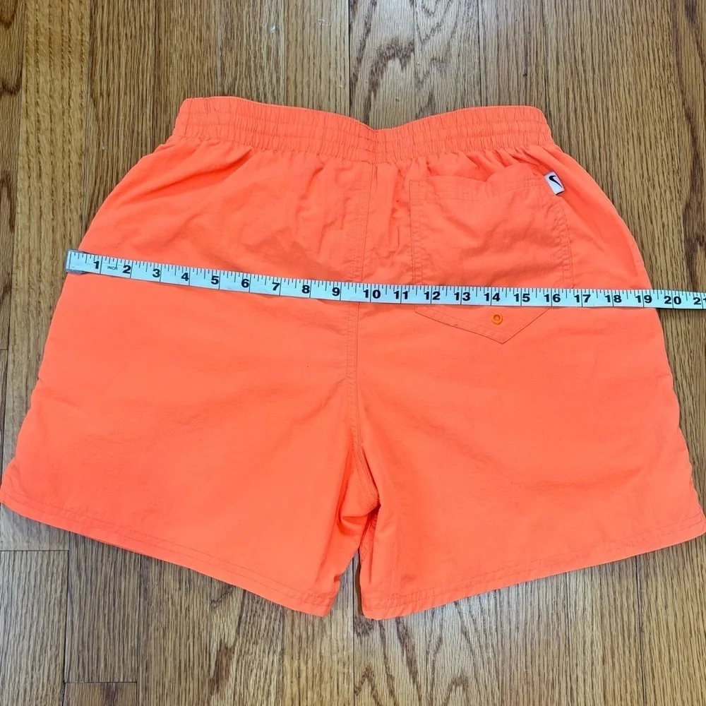 Nike men’s essential